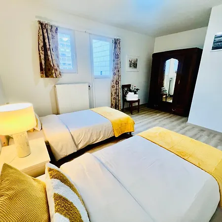 Elegant 3-bedroom Apartment