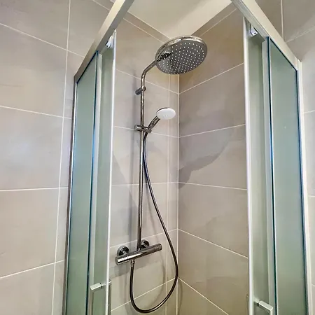 Elegant 3-bedroom Apartment *